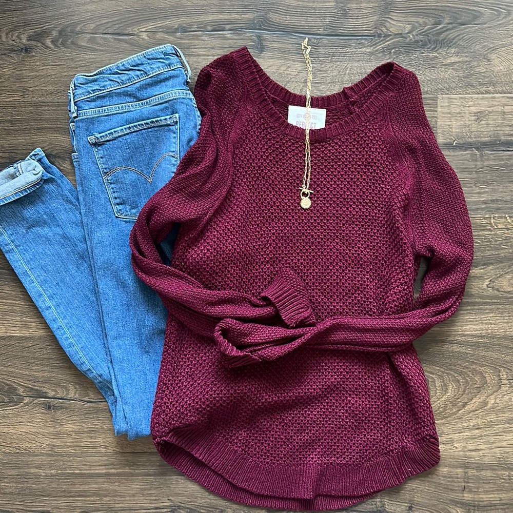 Womens SO perfect pullover sweater maroon size large